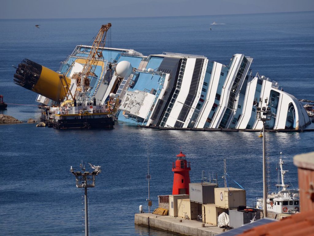 23-Costa-Concordia-AFPGet-v2