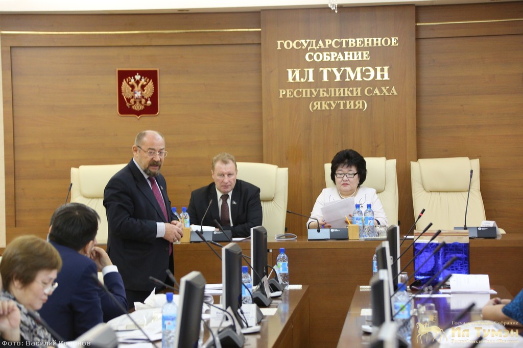 Депутаты Ил Тумэна призывают помочь погорельцам Нижнеянска Усть-Янского района