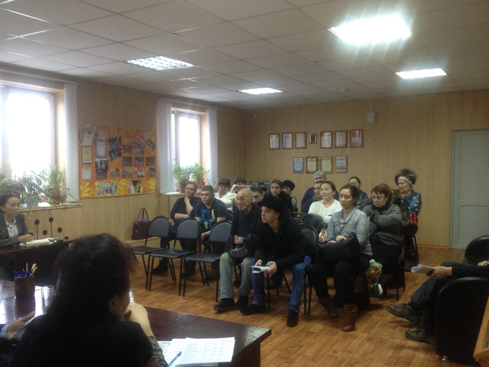 Сносить не сносить? Власти Якутска встретились с погорельцами дома по Р. Зорге