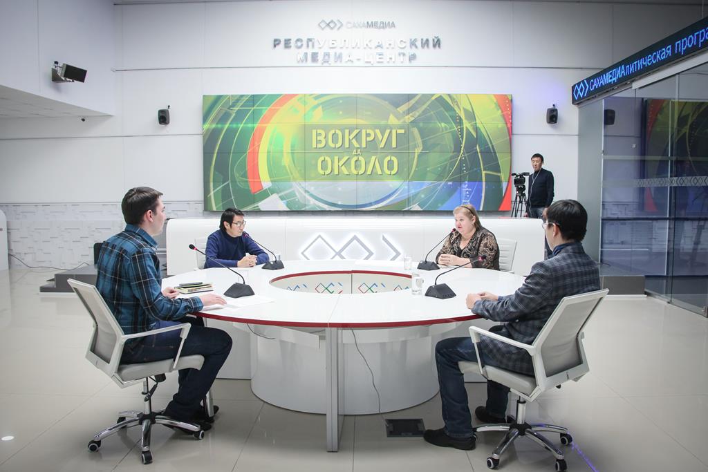 «Вокруг да около». Татьяна Тарасова о пиаре власти, журналистах-шантажистах и идеальной форме отношений государства со СМИ (ВИДЕО)