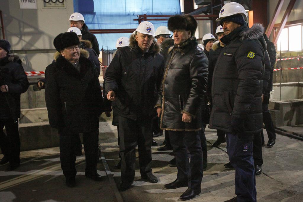 Юрий Трутнев и Егор Борисов осмотрели стройплощадку ЯГРЭС-2