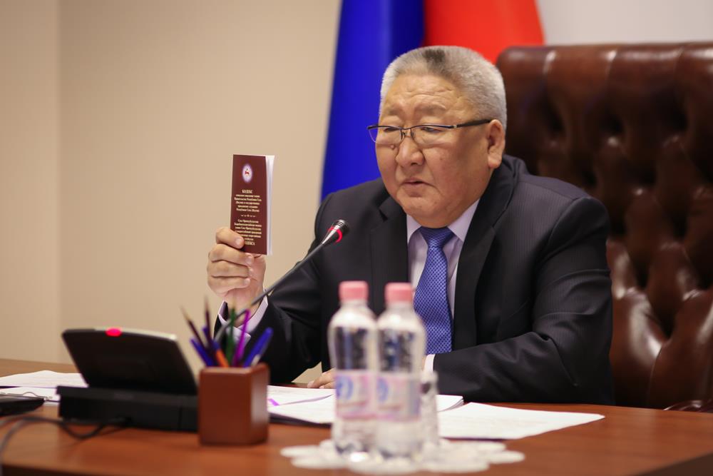 Егор Борисов призвал быть более конкретными в борьбе с коррупцией в регионе