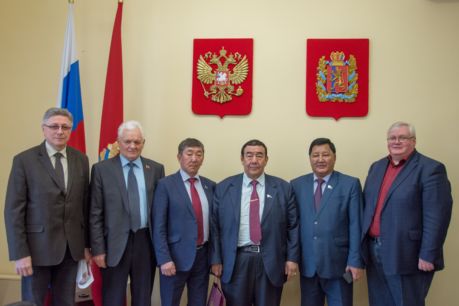 Парламентарии Якутии встретились с представителями Заксобрания Красноярского края
