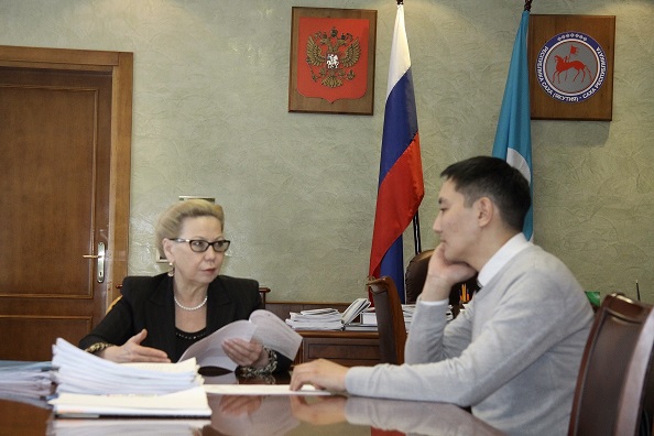 Обсуждены перспективы социально-экономического развития Омолойского наслега