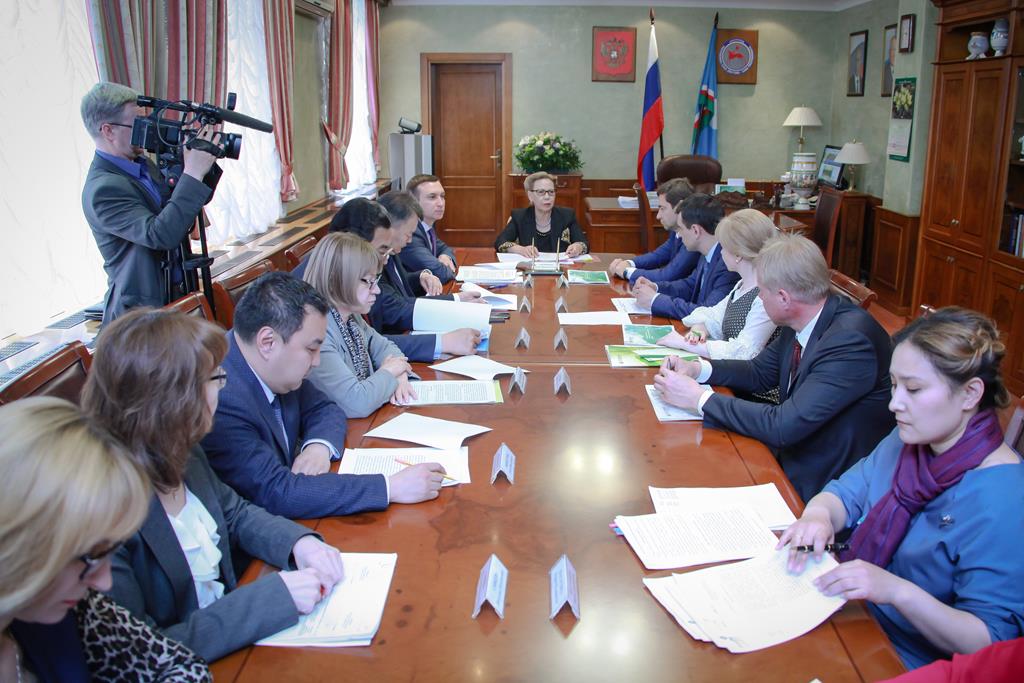 Сбербанку предложили кредитовать малый и средний бизнес через сеть МФЦ