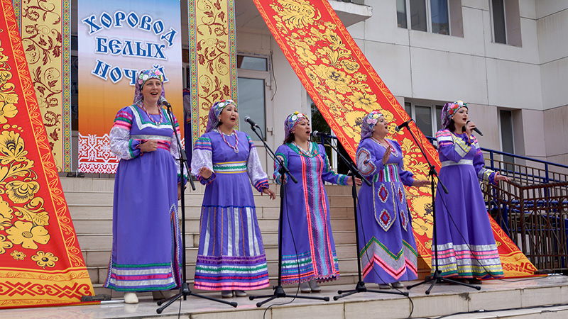 В Якутске прошло народное гулянье «Хоровод белых ночей»