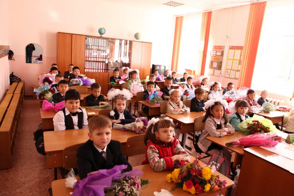 Алданцы сообща собирают в школу детей из малообеспеченных семей