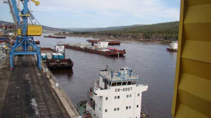 Речной порт Осетрово в условиях маловодья увеличил приемку грузов на 23%