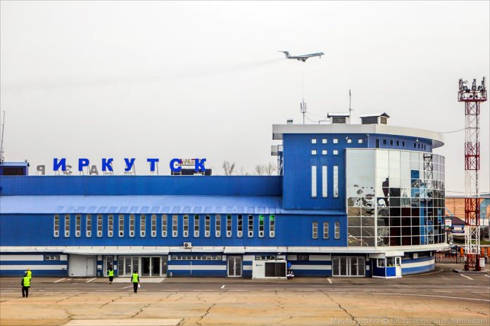 Самолет Якутск-Москва экстренно сел в Иркутске