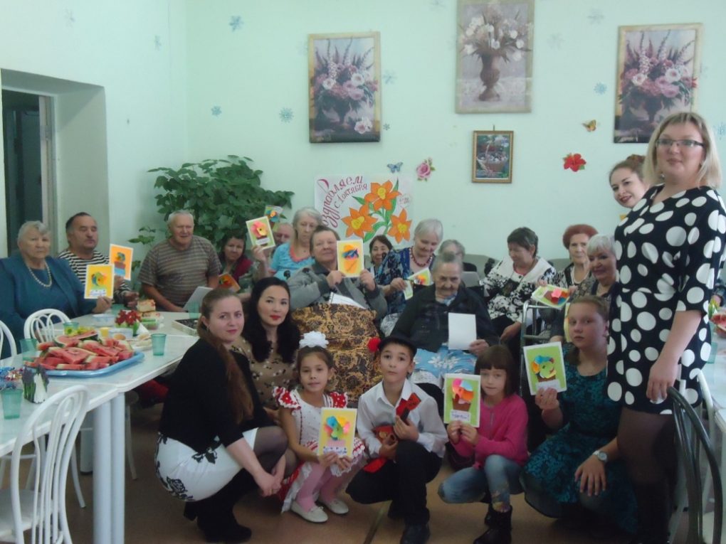 День пожилых в Алданском районе отметили добрыми делами