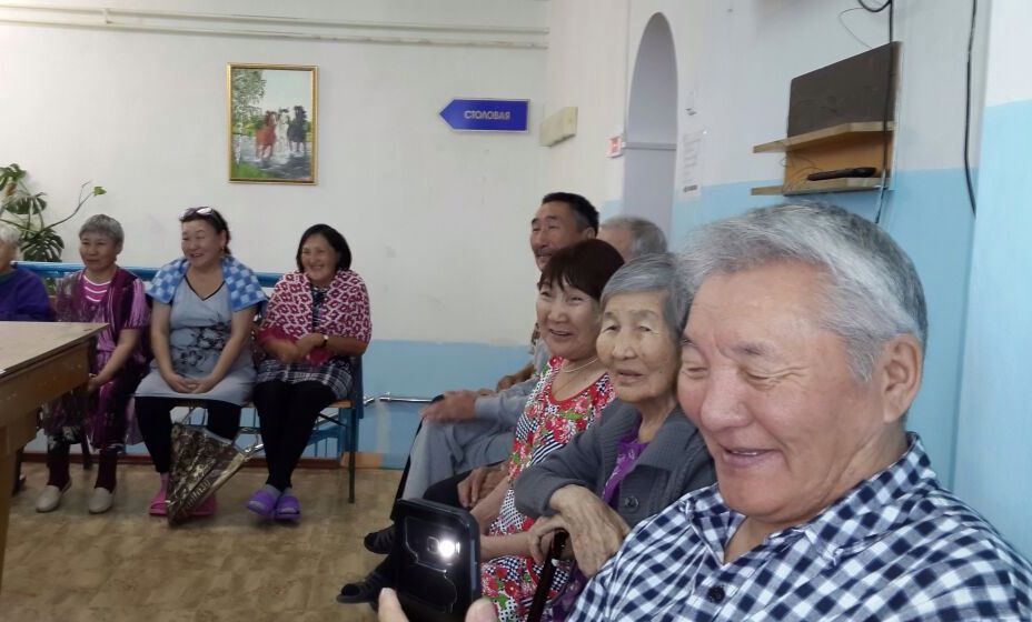 Театр юного зрителя Якутии подарил ветеранам много положительных эмоций