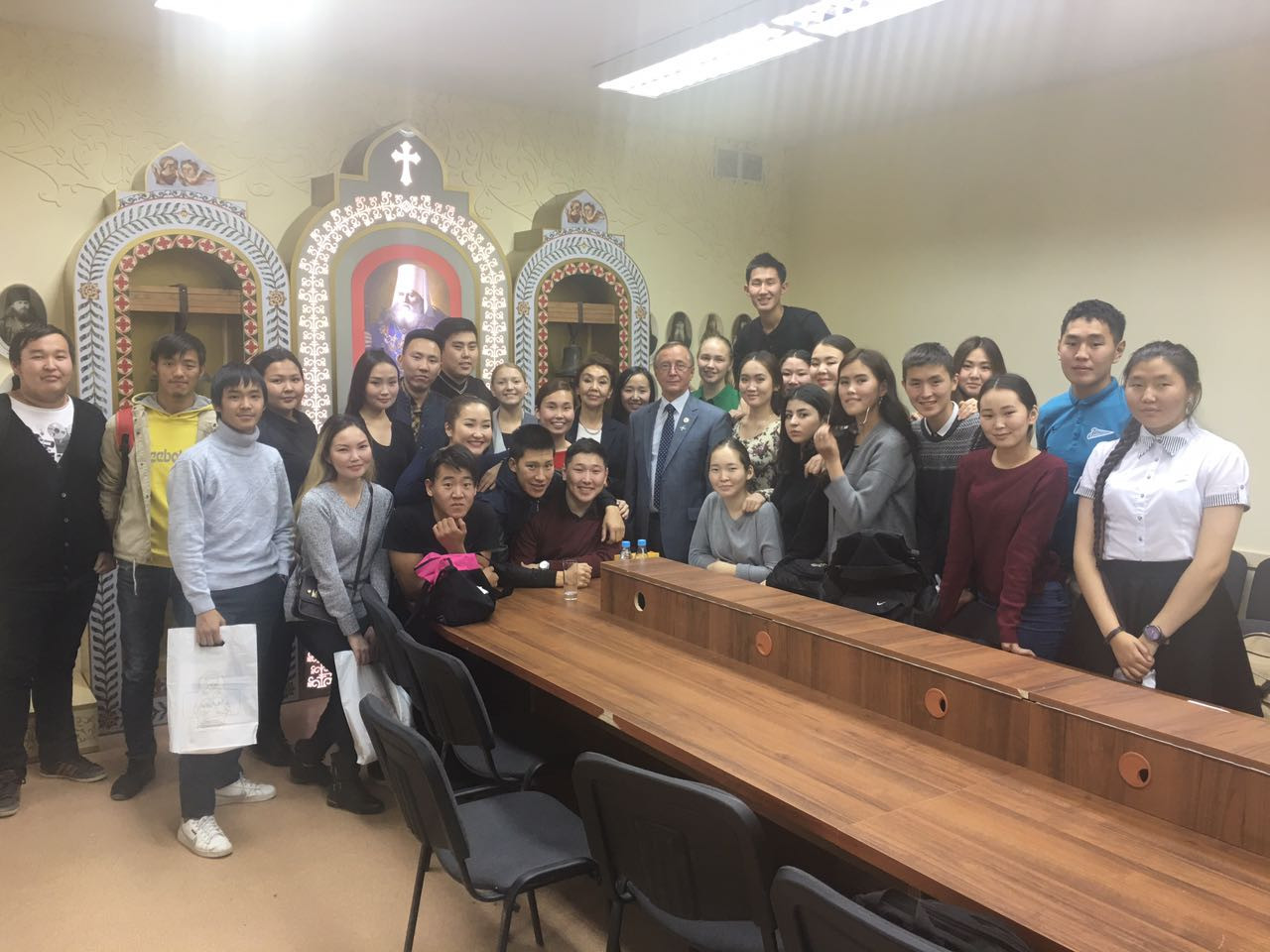 Мастер-класс для студентов АГИКИ дал Николай Бурляев