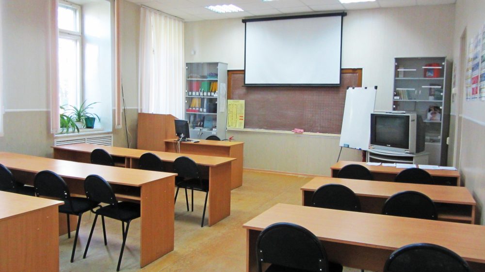 В Нерюнгри студент, ударивший педагога, продолжает учебу в колледже