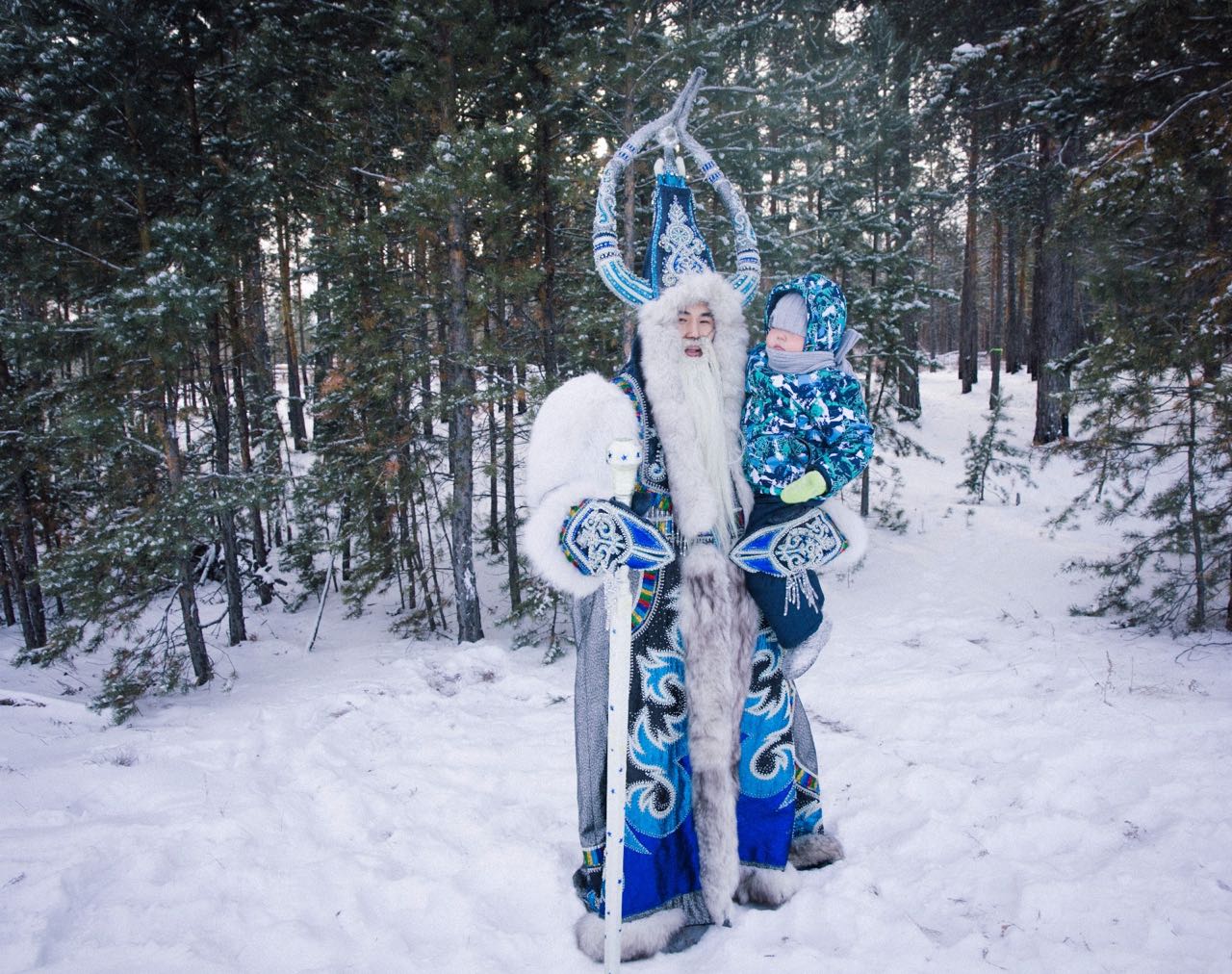 Чысхаан. Чысхаан, Якутия. Якутский дед Мороз Чысхаан. Чысхаан и дед Мороз. Якутский дед Мороз Чысхаан и Снегурочка.