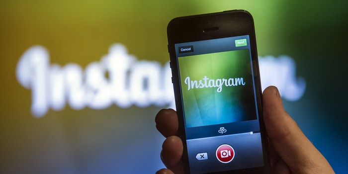 Instagram запустил исчезающие сообщения и прямые трансляции