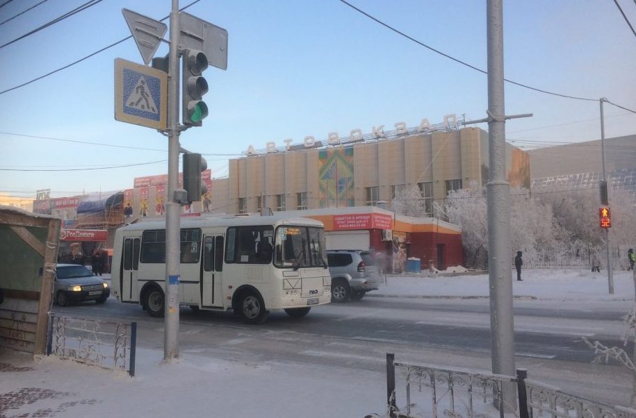 В Якутске посетителей автовокзала эвакуировали из-за подозрительной сумки