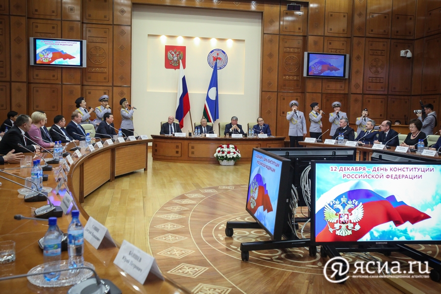 Егор Борисов: Конституция России – гарант стабильности в стране