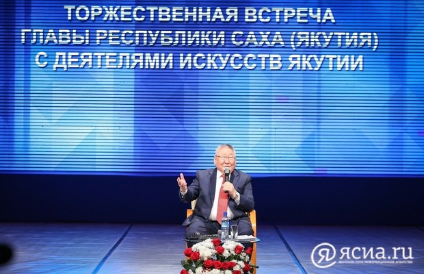 Егор Борисов встретился с деятелями искусств Якутии