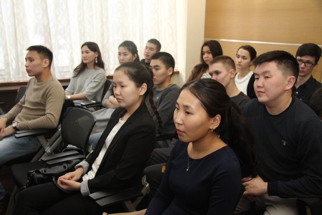 Лучшие студенты СВФУ награждены премией — каникулами в российских столицах