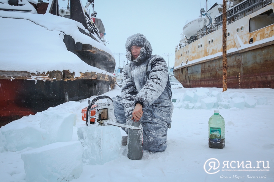 Выморозка кораблей. Судоремонт в Якутии. Вымораживатели кораблей. Судоремонт зимой. Вымораживатель для судов.