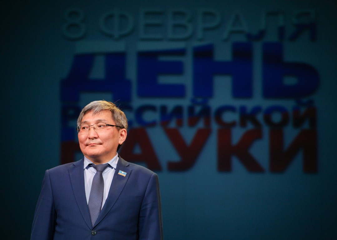 В День российской науки наградили лучших ученых Якутии