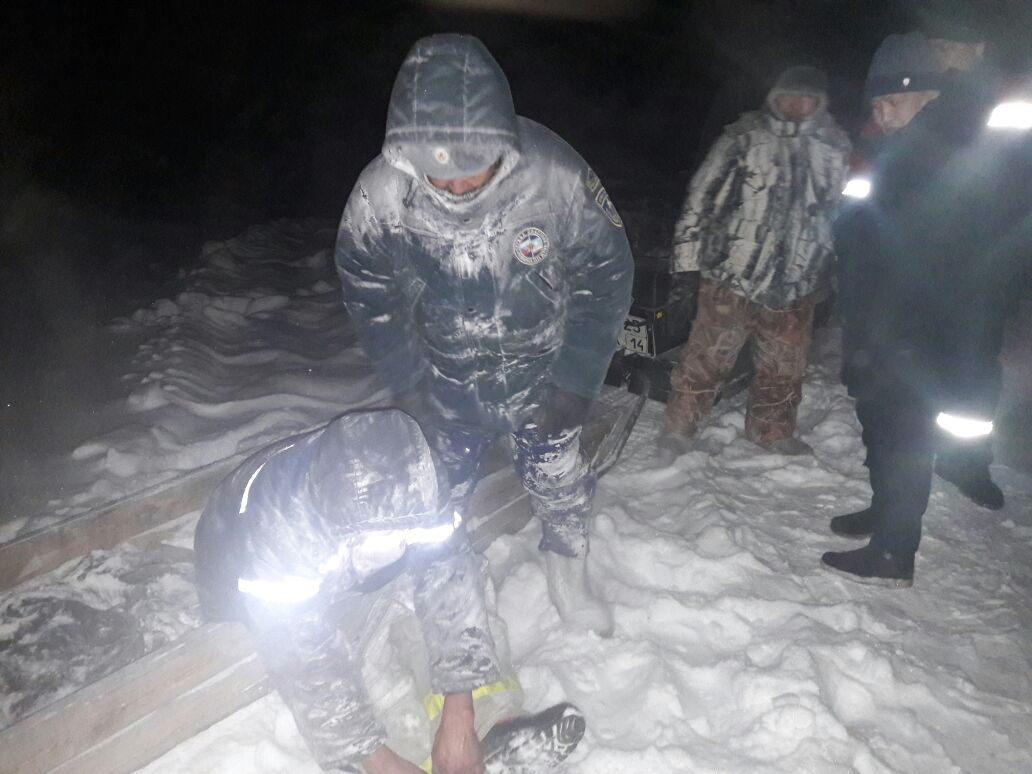 В Нюрбинском улусе из снежного плена спасли трех путников