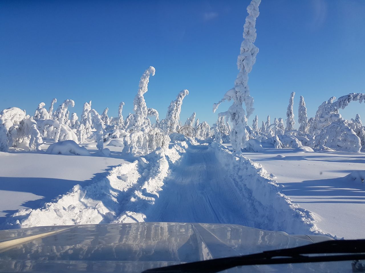 В Среднеколымском районе продолжается завоз топлива