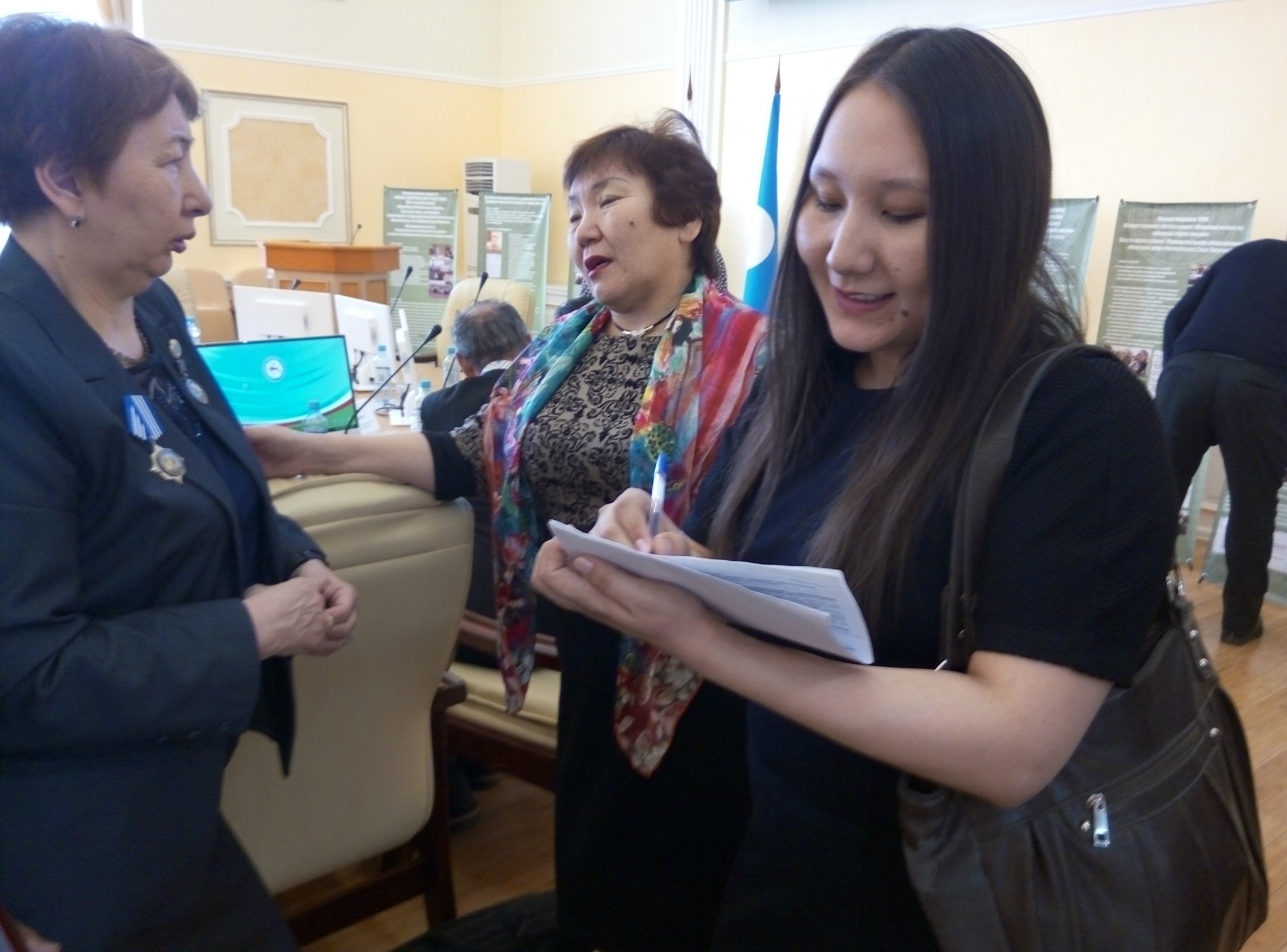 Кэбээйилэр чөл олох мунньаҕын сөбүлээбиттэр