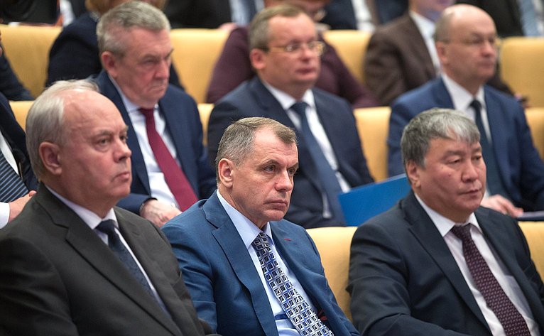 Региональные парламенты призвали направлять законопроекты в Госдуму через Совет законодателей