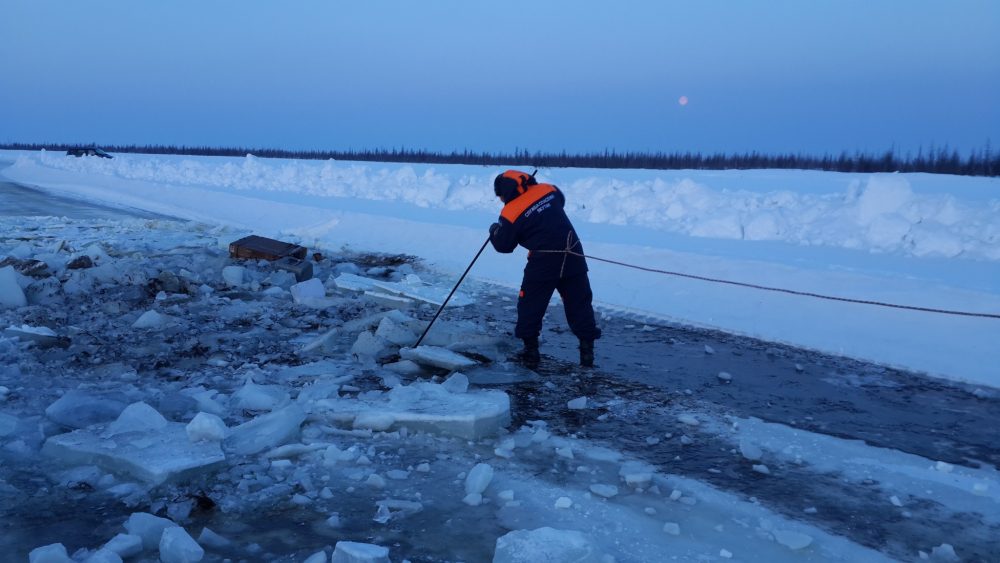 Водолазы службы спасения вылетают в Среднеколымск на поиски пропавшего мужчины
