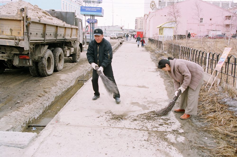 В Якутске начинаются субботники по санитарной очистке