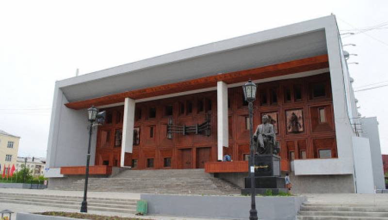 В Ил Тумэне рассматривают вопрос присвоения театру оперы и балета имени Марка Жиркова
