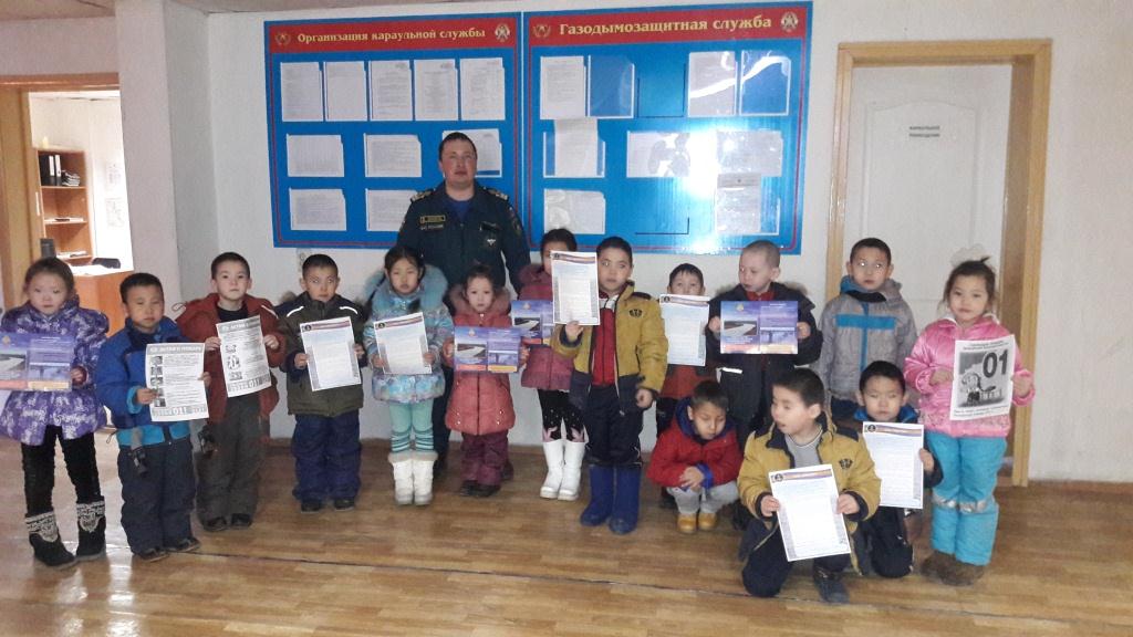 Инспекторы ГИМС предостерегают детей от выхода на лед