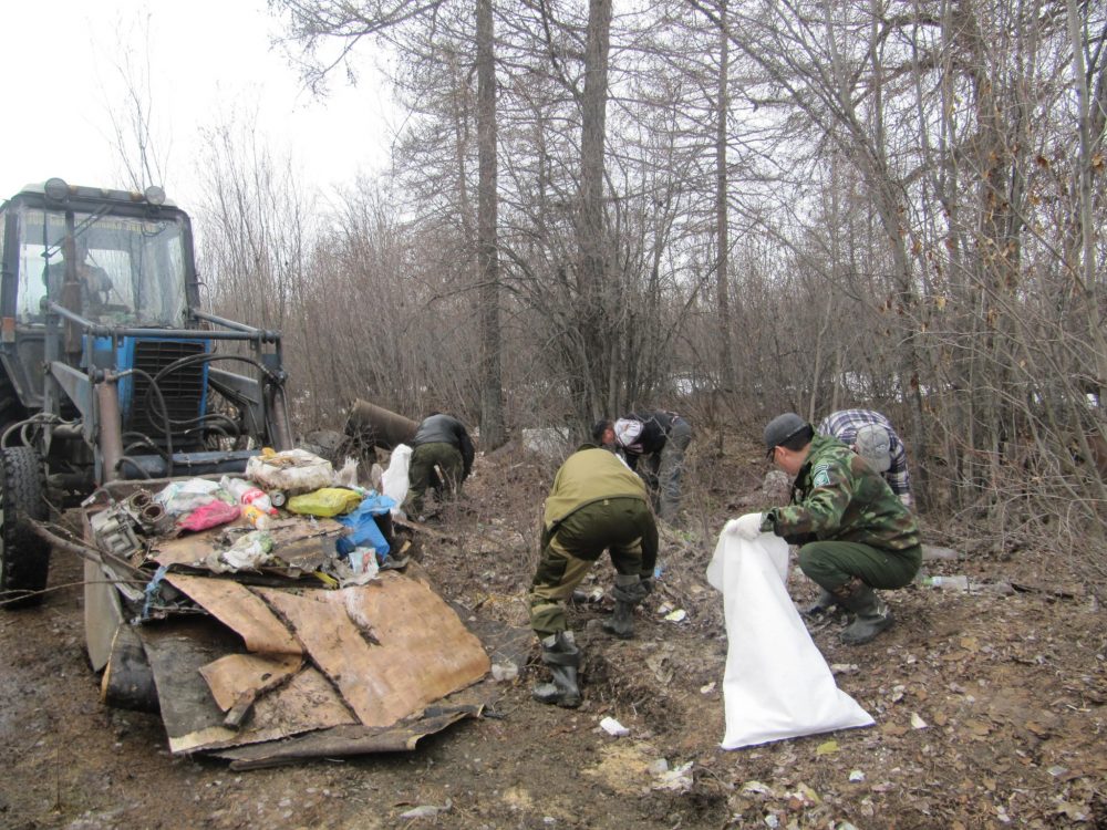В Верхнеколымском районе провели акцию «Чистый лес»