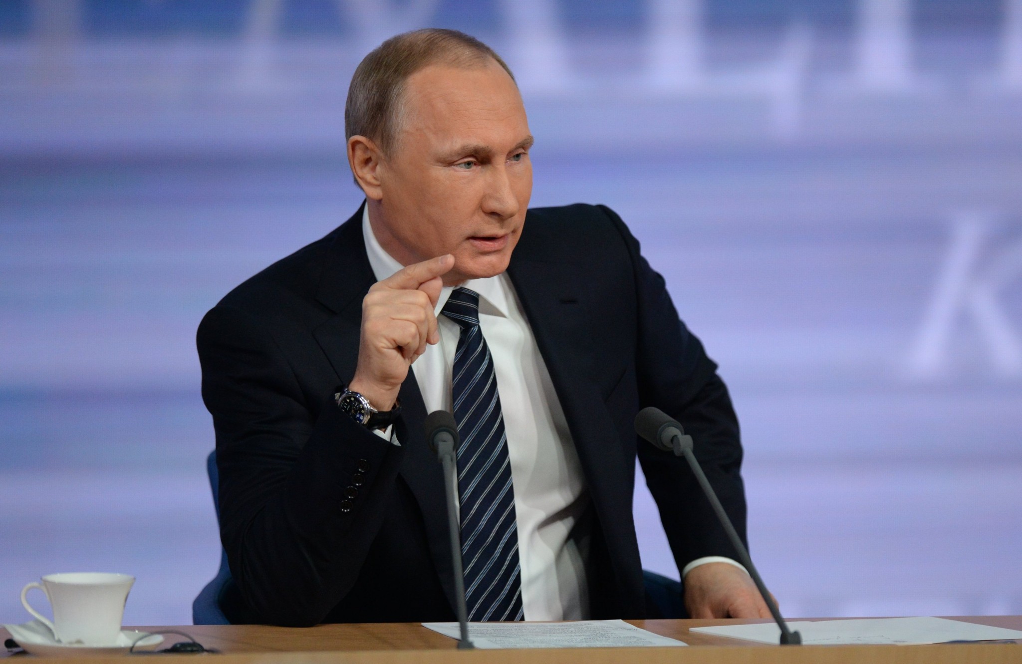 Владимир Путин: Рецессия в российской экономике преодолена, мы перешли к росту