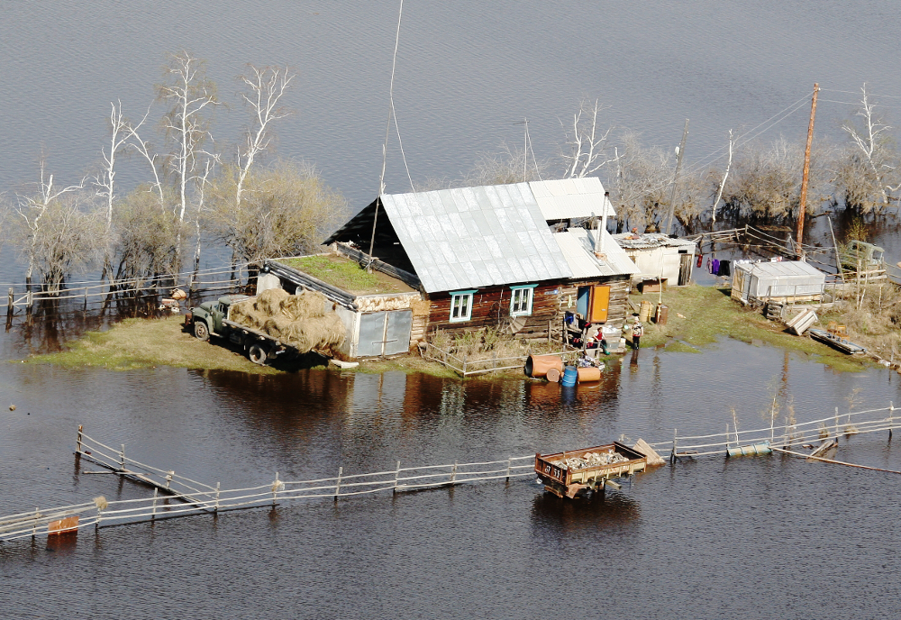 В Среднеколымском улусе остается подтопленным село Сватай