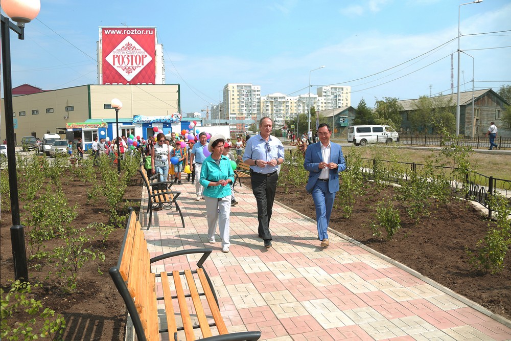 В Якутске открыли сквер «Девочка с олененком»