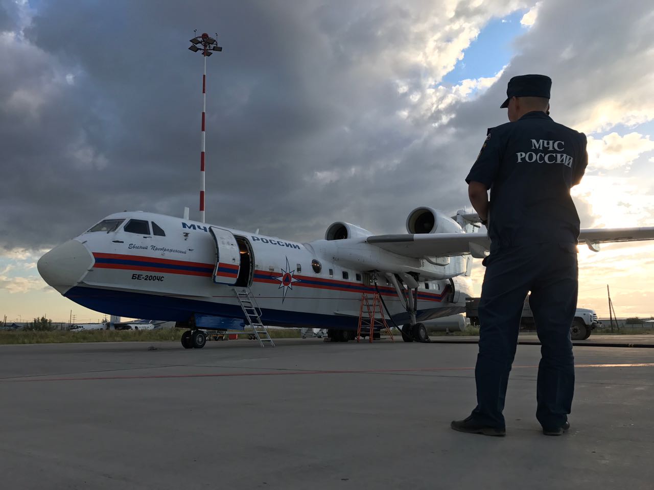 Самолет Бе-200 прибыл в Якутию для тушения лесных пожаров