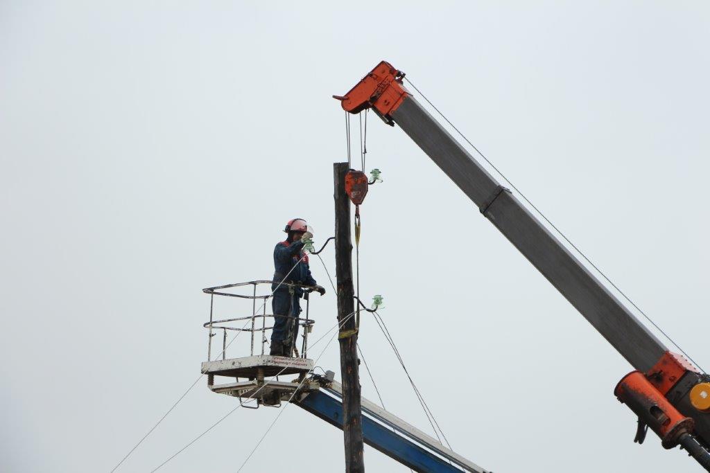 Энергетики Якутии завершают работы по устранению последствий урагана