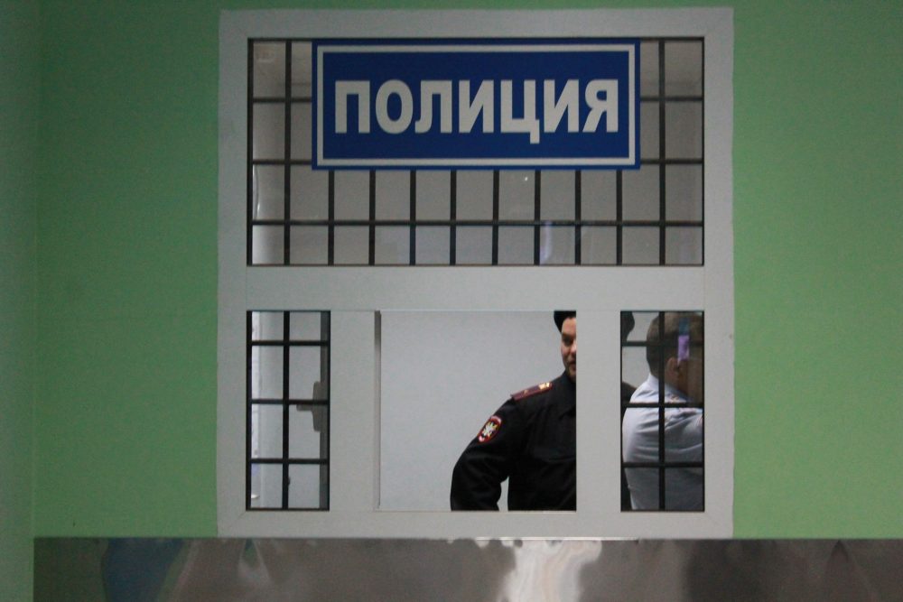 В Якутии на железнодорожном вокзале пресечена дача взятки полицейскому