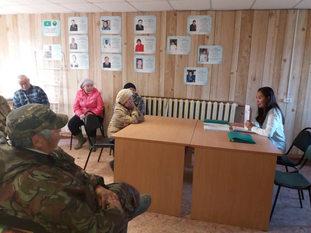 Жители сел Момского улуса получили бесплатную юридическую консультацию