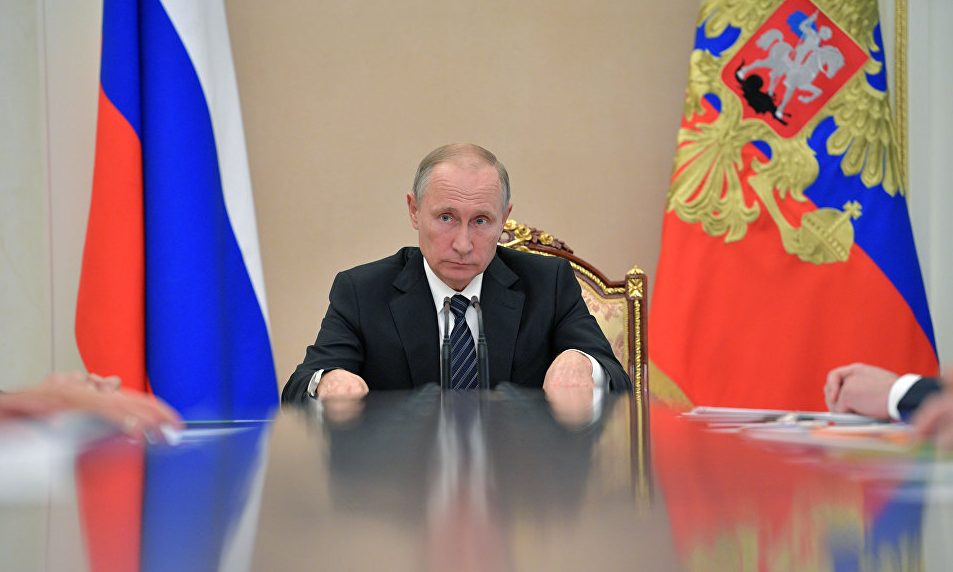 Путин предложил повысить МРОТ до 85% от прожиточного минимума