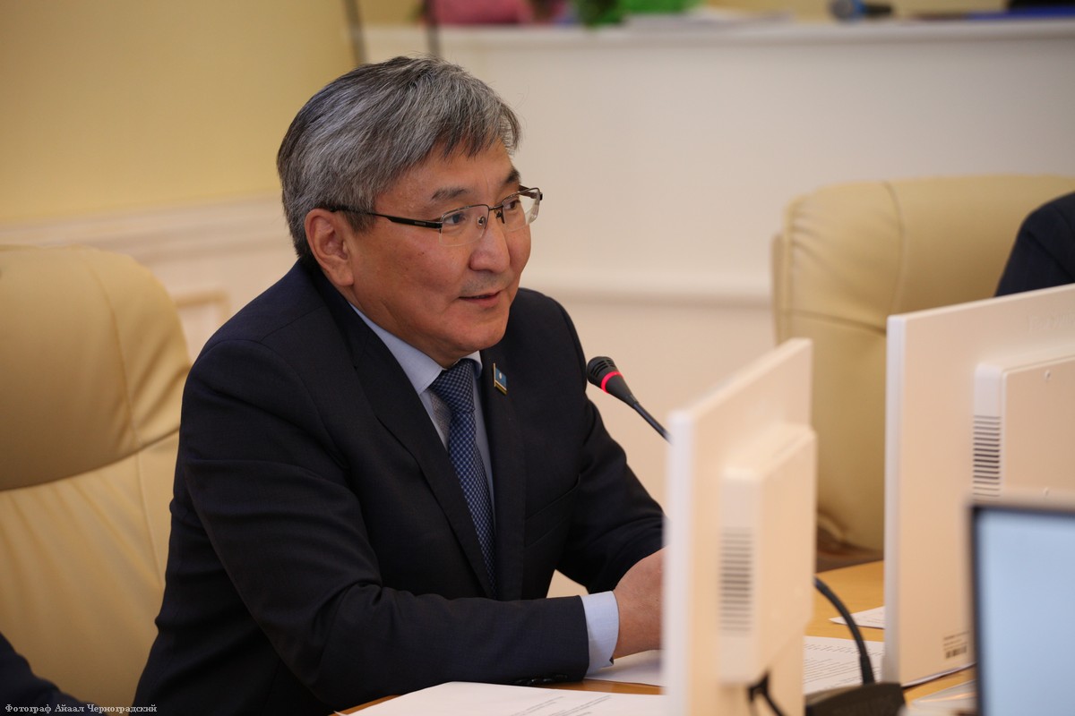 День приема граждан: Алексей Дьячковский решил проблему Оймяконской ЦРБ