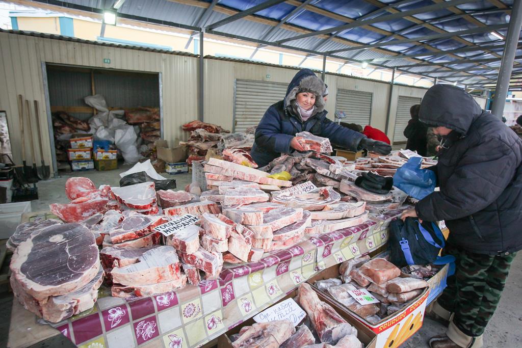 Опрос: Какими продуктами на зиму запасаются якутяне?