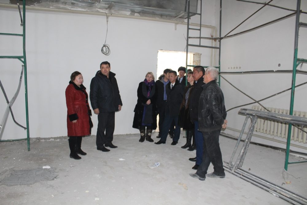 Депутаты Ил Тумэн положительно оценили качество строительства новой школы в Усть-Мае