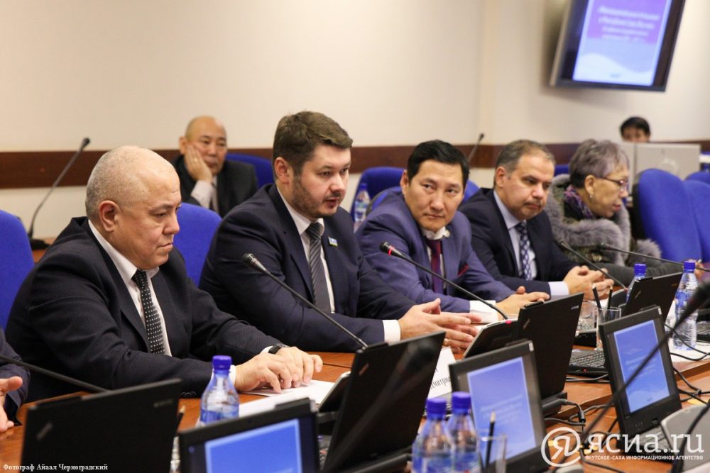 Евгений Чекин объяснил участникам конкурса «СМИротвторец», почему якутяне не уезжают из республики