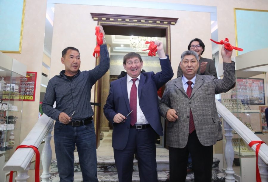 Якутские ювелирные фирмы открыли постоянные продажи в Москве