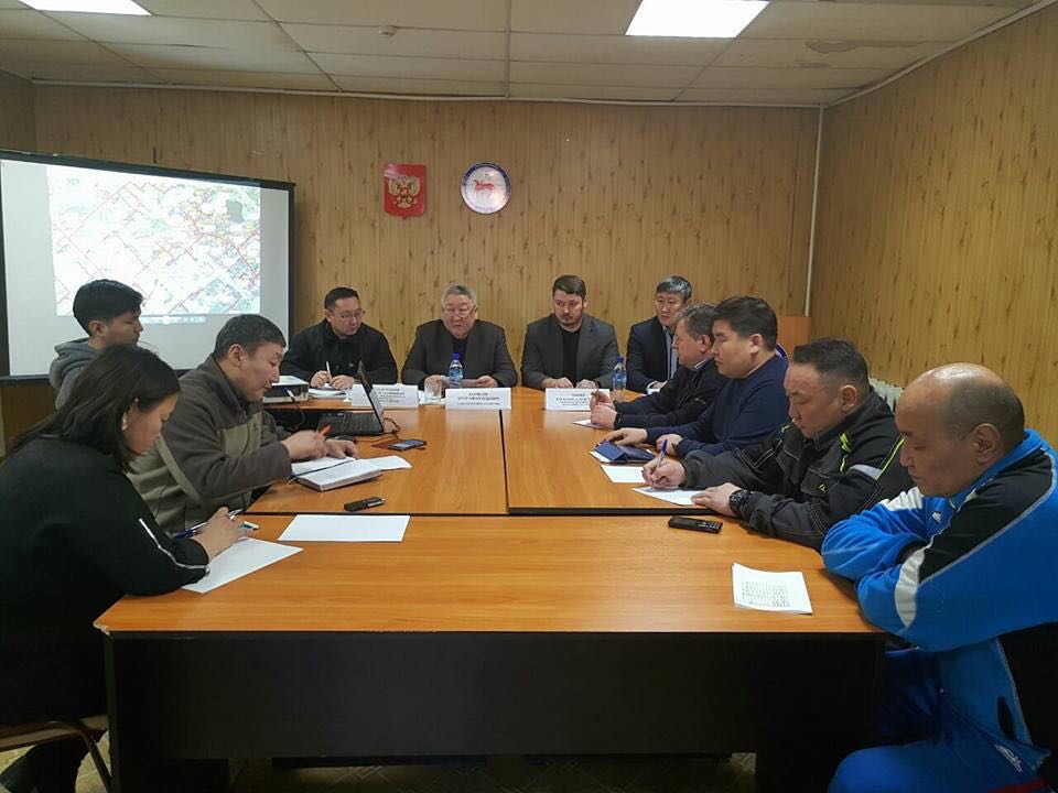 Егор Борисов прибыл в пострадавшее от пожара в котельной село Бердигестях