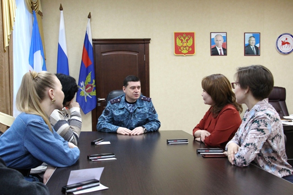 Начальник УФСИН Владислав Дзюба поздравил журналистов с Днем российской печати