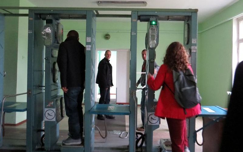 За прошлую неделю в здания суда Якутии пытались пронести 16 запрещенных предметов